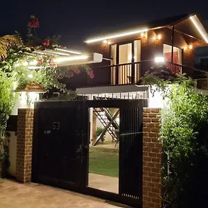 Courtyard By Palm -3bkh Mini , Gurgaon India
